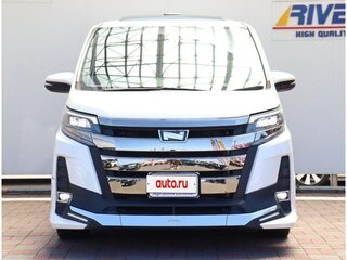 2020 Toyota Noah III (R80) Рестайлинг, белый, 2850000 рублей, вид 3