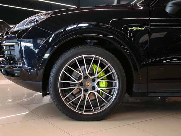 2021 Porsche Cayenne E-Hybrid III, чёрный, 10750000 рублей - вид 16