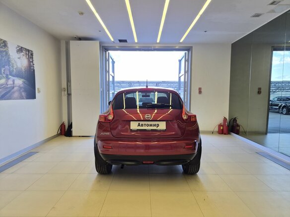 2012 Nissan Juke I, красный - вид 4