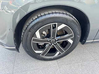 2025 Volvo XC70 III, серый, 6950000 рублей, вид 4