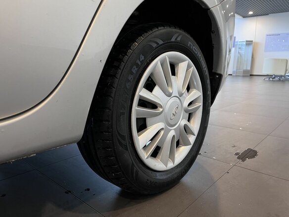 2017 Lada (ВАЗ) Kalina II, серебристый, 450000 рублей - вид 19