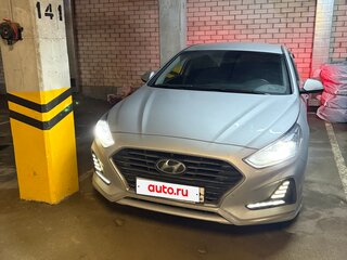 2018 Hyundai Sonata VII (LF) Рестайлинг, серебристый, 1900000 рублей, вид 2