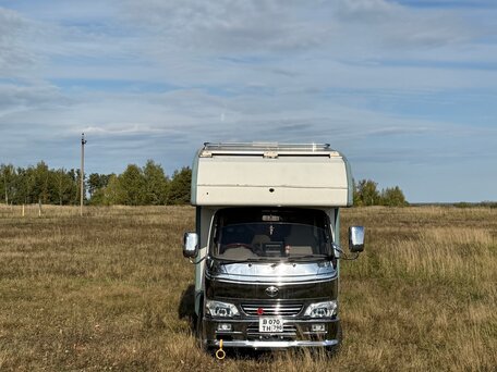2002 Toyota Dyna, белый, 8500000 рублей, вид 1