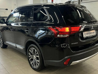 2018 Mitsubishi Outlander III Рестайлинг 2, чёрный, 1865000 рублей, вид 4