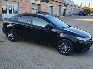 2012 Kia Cerato 6-speed II, чёрный, 950000 рублей, вид 3