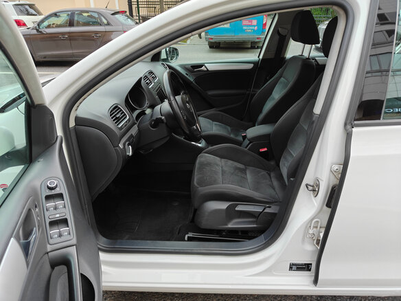 2011 Volkswagen Golf VI, белый, 999000 рублей - вид 15