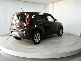 2018 Kia Soul II Рестайлинг, коричневый, 1400000 рублей, вид 5