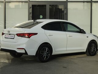 2017 Hyundai Solaris I Рестайлинг, белый, 1300000 рублей, вид 5