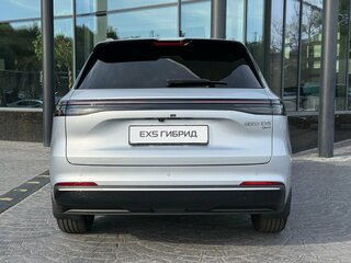 2026 Geely EX5 Гибрид EM-R, серебристый, 3829990 рублей, вид 4