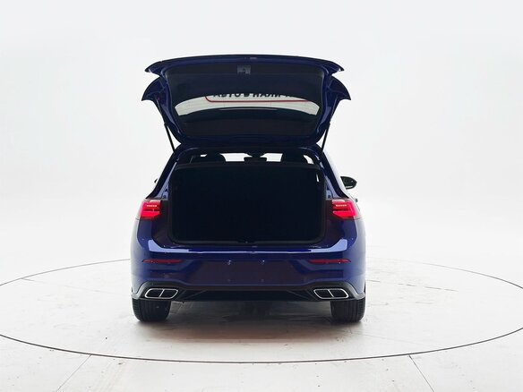 2022 Volkswagen Golf VIII, синий, 1900000 рублей - вид 16