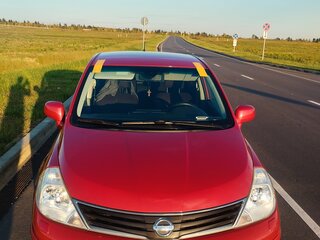 2012 Nissan Tiida I Рестайлинг, красный, 850000 рублей, вид 1