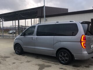 2011 Hyundai Grand Starex I, серый, 2610000 рублей, вид 5