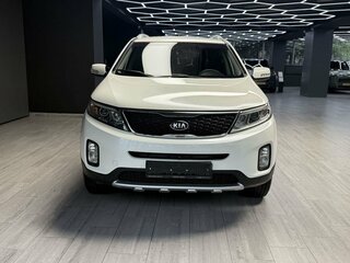 2020 Kia Sorento II Рестайлинг, белый, 2150000 рублей, вид 4