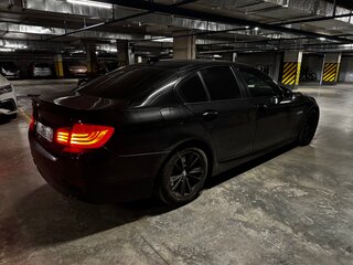 2011 BMW 5 серии 520d VI (F10/F11/F07), чёрный, 1600000 рублей, вид 3