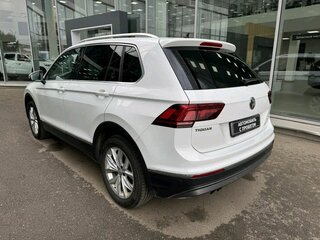 2017 Volkswagen Tiguan II, белый, 1820000 рублей, вид 5