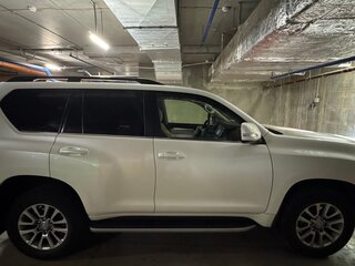 2017 Toyota Land Cruiser Prado 150 Series Рестайлинг 2, белый, 5000000 рублей, вид 4