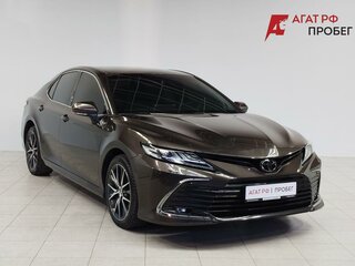 2021 Toyota Camry VIII (XV70) Рестайлинг, коричневый, 3692000 рублей, вид 3