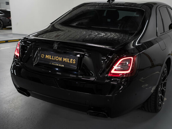 2023 Rolls-Royce Ghost Black Badge II (Series I), чёрный, 35000000 рублей - вид 16