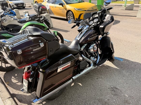 2011 Harley-Davidson Road Glide, красный, 920000 рублей - вид 5