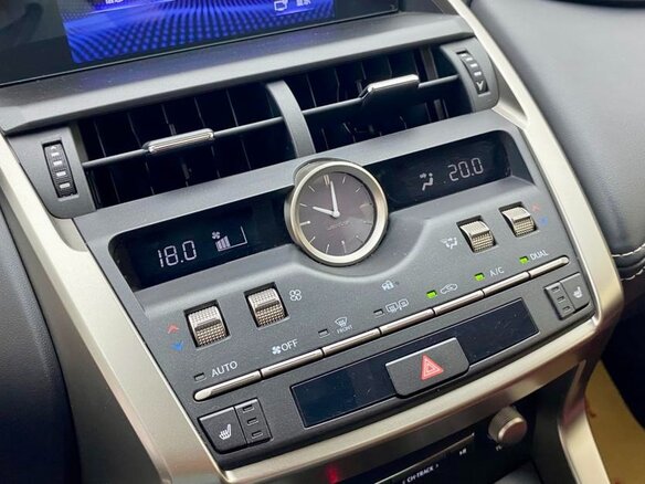 2021 Lexus NX 200 I Рестайлинг, серебристый, 2900000 рублей - вид 17