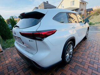 2025 Toyota Highlander IV (XU70), белый, 7500000 рублей, вид 4