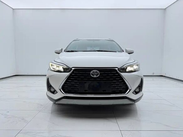 2022 Toyota Yaris L XP150 Рестайлинг, белый, 947000 рублей - вид 1