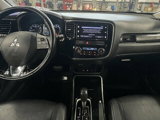 2018 Mitsubishi Outlander III Рестайлинг 2, чёрный, 1865000 рублей, вид 5