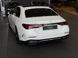 2026 Mercedes-Benz E-Класс 300 VI (W214, S214), белый, 9390000 рублей, вид 2