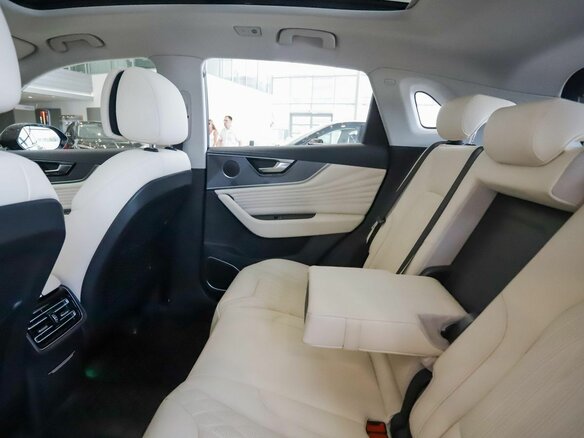 2026 Hongqi HS5 I Рестайлинг, чёрный - вид 13