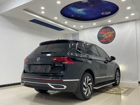 2023 Volkswagen Tiguan II Рестайлинг, чёрный, 2750000 рублей, вид 4