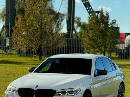 2019 BMW 5 серии 530i xDrive VII (G30/G31/G38), белый, 4080000 рублей, вид 1