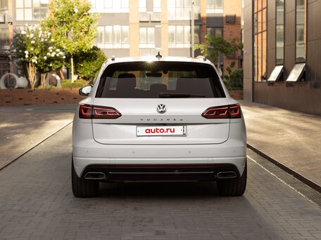 2019 Volkswagen Touareg III, белый, 6150000 рублей, вид 2