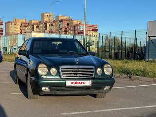 1995 Mercedes-Benz E-Класс 200 II (W210, S210), зелёный, 510000 рублей, вид 2