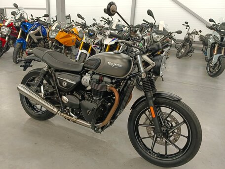 2020 Triumph Street Twin, зелёный, 780000 рублей, вид 1