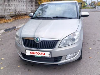 2012 Skoda Fabia II Рестайлинг, серебристый, 700000 рублей, вид 2