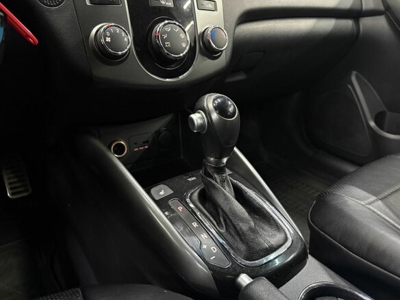 2011 Kia Cerato 6-speed II, красный - вид 13