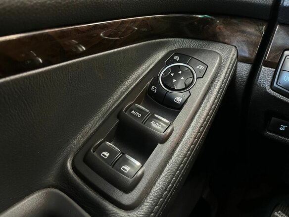 2013 Ford Explorer V, чёрный - вид 21