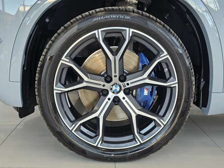 2025 BMW X5 40i IV (G05/G18) Рестайлинг, серый, 14299000 рублей, вид 3