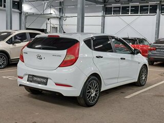2016 Hyundai Solaris I Рестайлинг, белый, 735000 рублей, вид 5