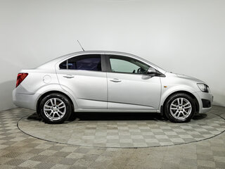 2014 Chevrolet Aveo II, серебристый, 689989 рублей, вид 4