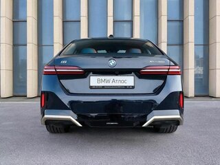2025 BMW i5 Long xDrive50L, чёрный, 9090000 рублей, вид 5