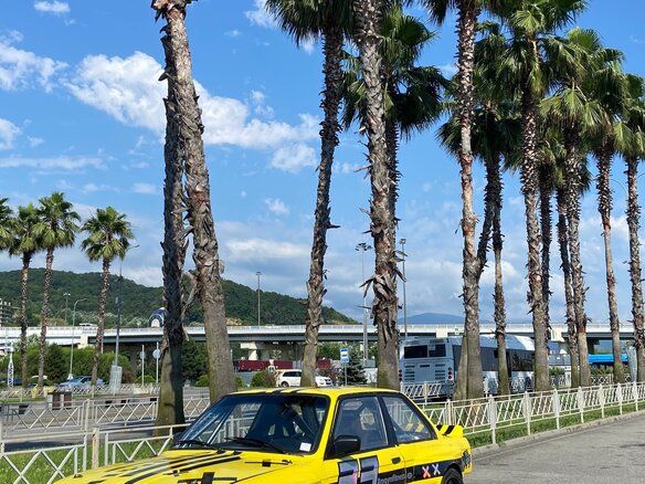 1991 BMW 3 серии 318i II (E30), зелёный, 2200000 рублей - вид 2