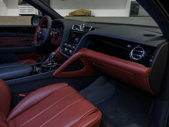 2025 Bentley Bentayga I Рестайлинг, чёрный, 34500000 рублей - вид 9
