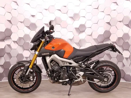 2014 Yamaha MT-09 (FZ-09), оранжевый, 627000 рублей, вид 4