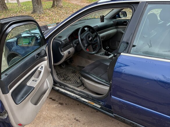 2001 Audi A4 I (B5) Рестайлинг, синий, 500000 рублей - вид 6