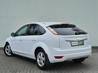 2008 Ford Focus II Рестайлинг, белый, 699000 рублей, вид 3