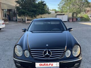 2003 Mercedes-Benz E-Класс 200 III (W211, S211), чёрный, 690000 рублей, вид 3