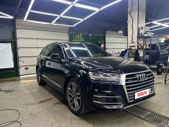 2018 Audi Q7 II (4M), чёрный, 3320000 рублей - вид 2