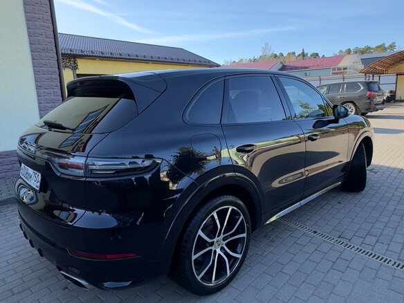 2018 Porsche Cayenne III, чёрный, 4613000 рублей - вид 3