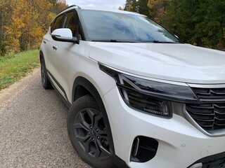 2023 Kia Seltos I Рестайлинг, белый, 2500000 рублей, вид 1